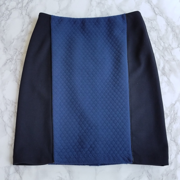 Laundry By Shelli Segal Dresses & Skirts - Laundry by Shelli Segal quilted skirt size 2